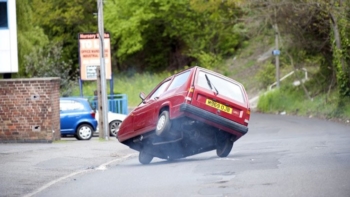 Hilarious Video with Jeremy Clarkson and Rolly-Pollie Reliant Robins