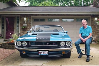 kids restore dads 1970 Dodge Challenger in memory of late mother