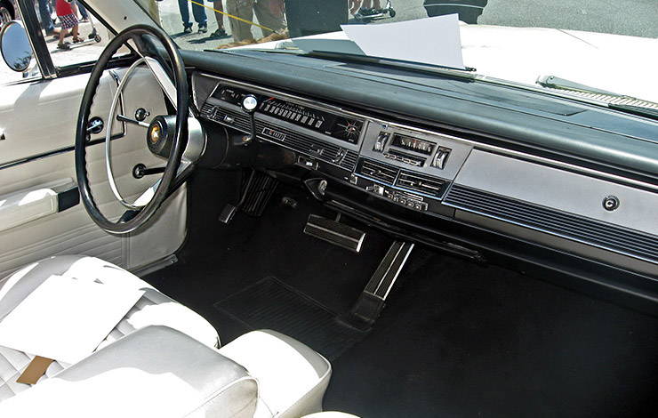 1968 Chrysler Newport Convertible with Sports Grain Option dashboard